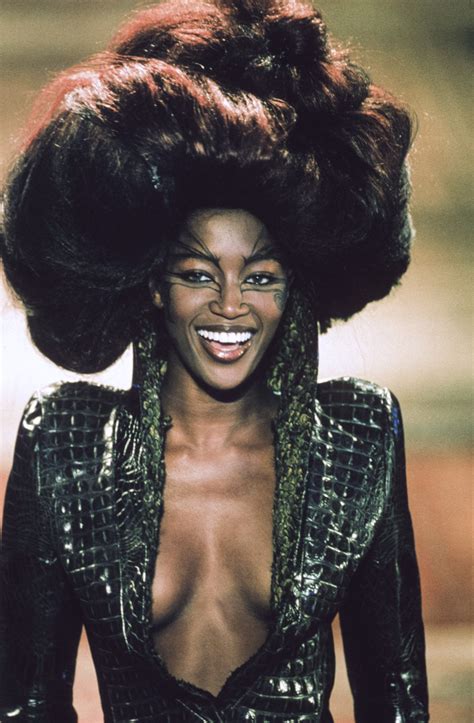Naomi Campbells 32 Most Iconic Moments On The Runway Naomi Campbell