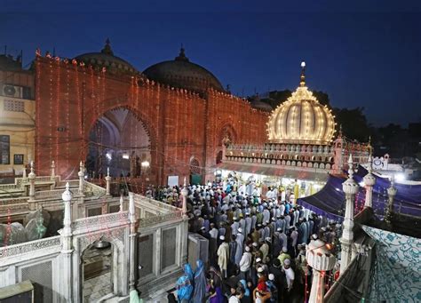 Hazrat Nizamuddin Aulia Dargah Delhi History Best Time To Visit How