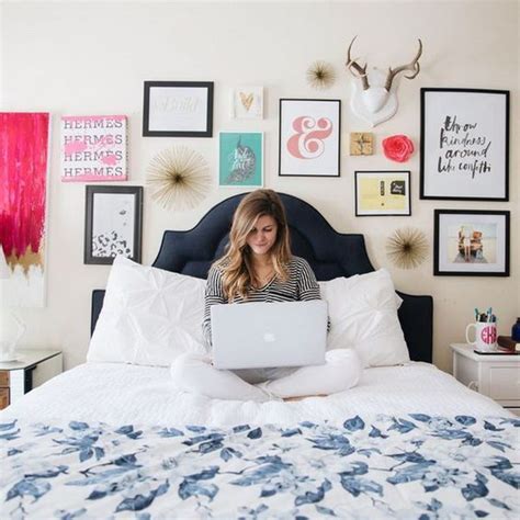 Whether it's your master bedroom, for a girls room, or even a guest room, here's how to decorate your let's start with your decorating style: 20 Awesome Headboard Wall Decoration Ideas - Page 10 ...