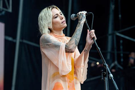Skylar Grey Hitmaker With Eminem Rihanna Dr Dre Had To Sell Her Songs To Pay For Her