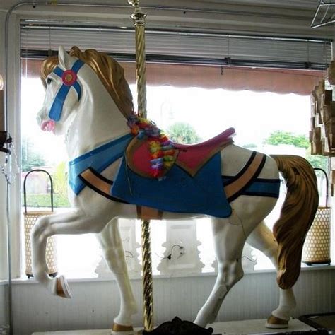 Decorative Vintage Fiberglass Carousel Horse Full Size Carousel