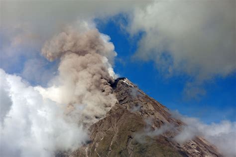 Philippines Check Out Breathtaking Images Of Volcanic