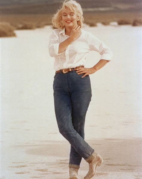 4 Outfits Marilyn Monroe Wore That Feel So Modern Who What Wear Uk