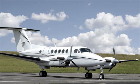 The king air 200 is a continuation of the twin turboprop aircraft line produced by beechcraft. Beechcraft King Air 200