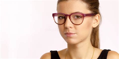 3 Tips For Buying Perfectly Fitting Frames Online