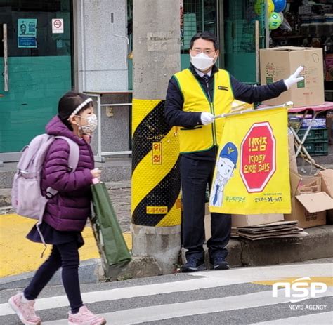 지금은 여수시 웅천동에 위치한 오충사에 배향되어 있다. 권오봉 여수시장, 등굣길 교통지도···'녹색어머니로 깜짝 ...