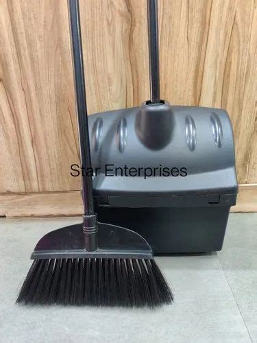 Plastic Black Lobby Dust Pan With Brush Set Size 19 X 20 X 100
