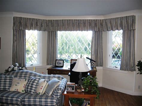 Interior Living Room Bay Window Curtain And Valances Valances For