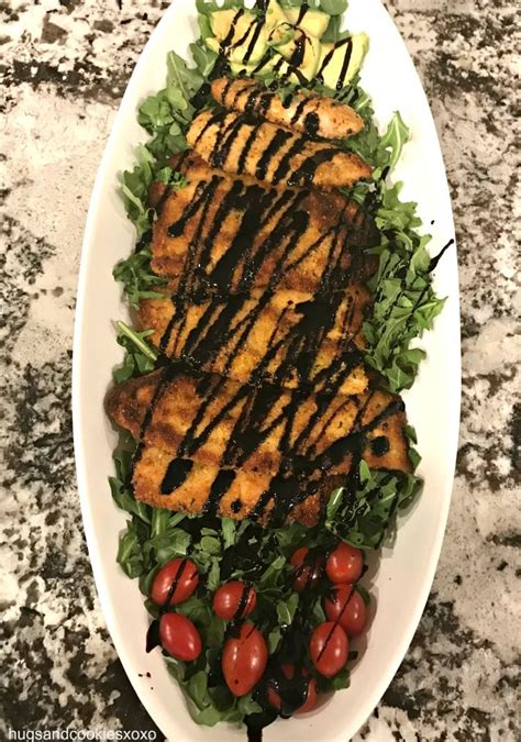 In a large bowl, combine the arugula, pecans, bell pepper and chicken. Balsamic Chicken Arugula Salad | Recipe | Balsamic chicken ...