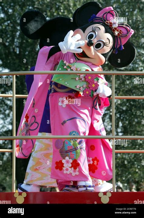 Minnie Mouse Character Disneyland In Hi Res Stock Photography And