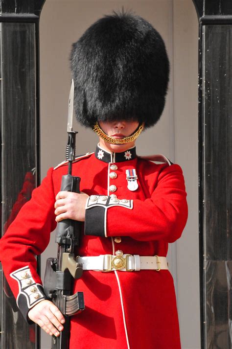 How Do The Queens Guards Go Toilet