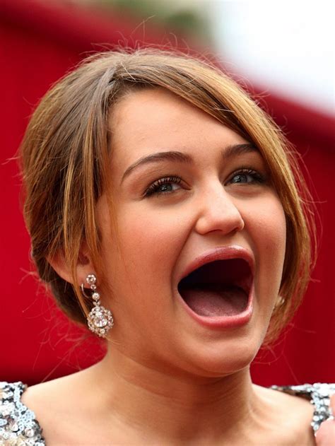 Miley Cyrus With No Teeth Funny Celebrity Moments Photo