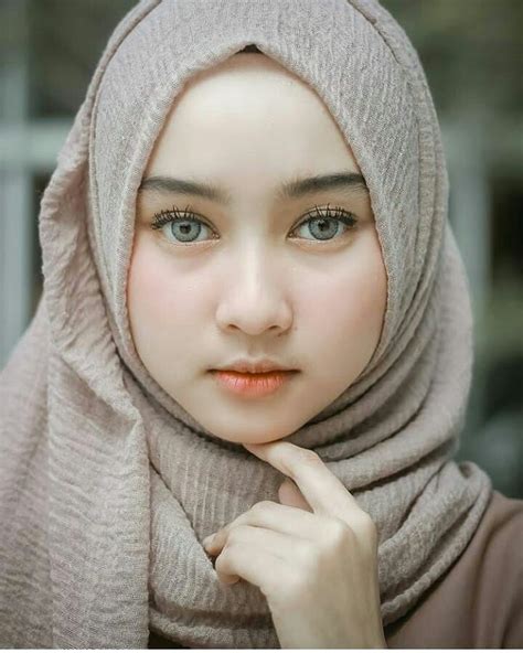 Wanita Muslim Tercantik Di Indonesia Irnisa