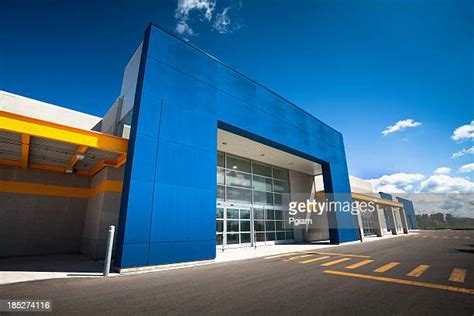 Strip Mall Signage Photos And Premium High Res Pictures Getty Images