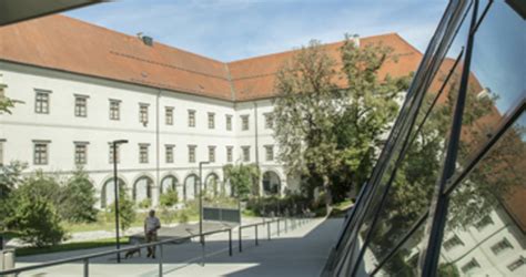 Linzer Schloss Und Museum Museum Outdooractive Com