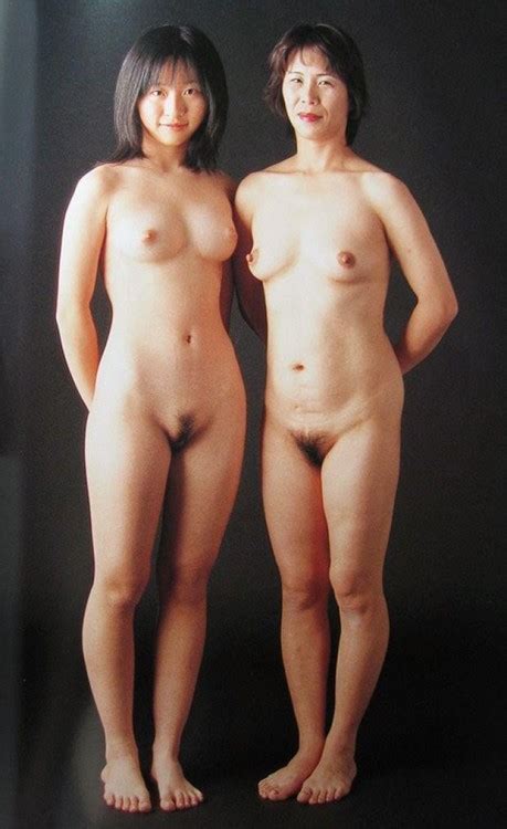 Mother And Daughters Who Have Posed Nude Cumception