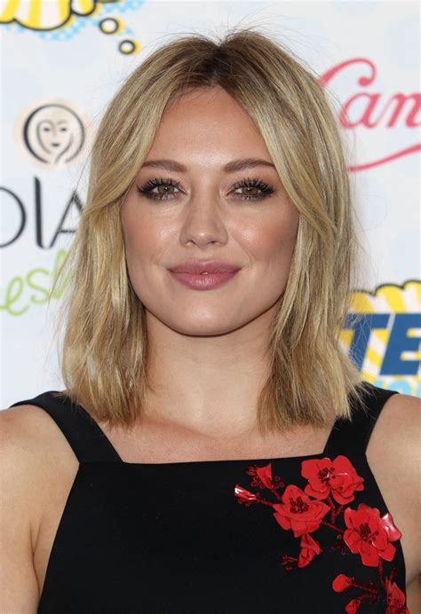 Hillary Duff Hairstyles Long Layers Hilary Duff Hairstyle Pictures In 2020 Hillary Duff Hair