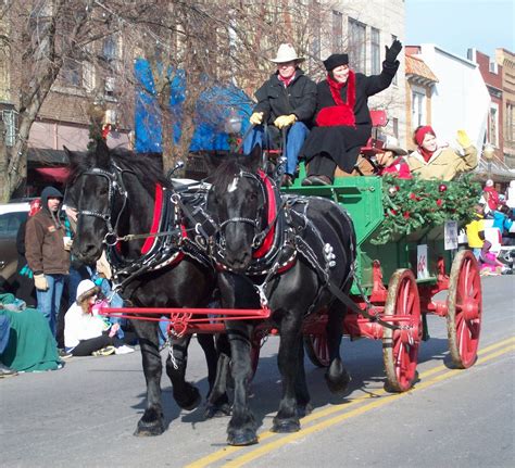 The Best Moments The Old Fashioned Christmas Parade