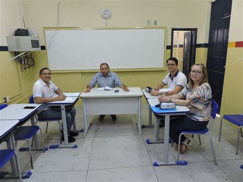 Escola Regina Pacis Palmeirinape Equipe Gestora Se Reúne Para Falar