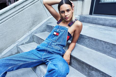Tommy Hilfiger Brings Back Iconic 90s Logo T Shirts And Jeans Glamour