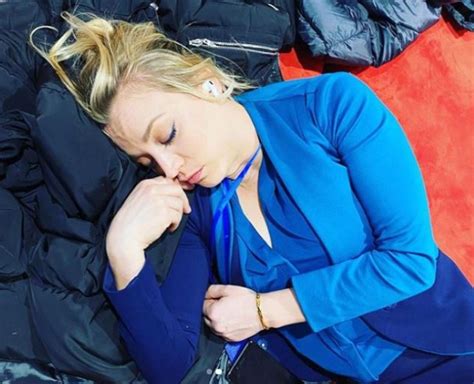 Kaley Cuoco Instagram The Big Bang Theory Star Naps At Airport Metro