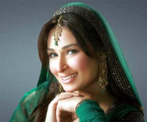 Pakistani Film Actress Reema Khan Mehndi Dress For Bride Mehendi