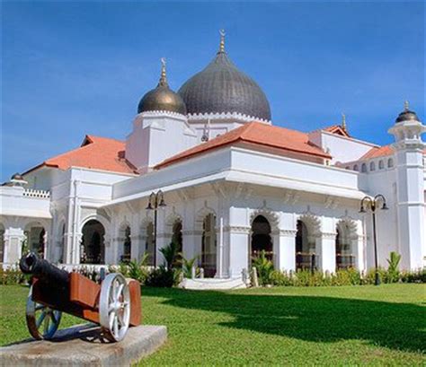 It is said that the choice of name for this street came as an afterthought. Kapitan Keling Mosque Penang - Malaysia Tourist & Travel Guide