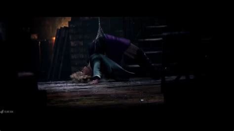 in the amazing spiderman 2 gwen actually survived the fall and the crack sound was just an