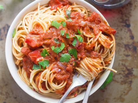 Spaghetti In Spicy Vegan Tomato Cream Sauce Connoisseurus Veg