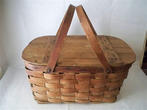 1950s Vintage Medium Sized Country Kitchen Woven Wooden Picnic Basket