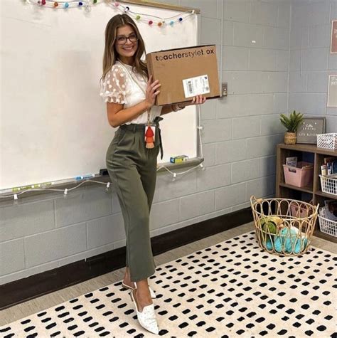 Teacher Style Box Is Free For Teachers For A Full Month Teacher Appropriate Outfits Teacher