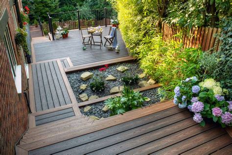 Decked areas aren't reserved solely for decks in the garden and can be used to make a roof terrace feel like a homely place to hang out. Top 4 Garden Decking Design Trends | Trex