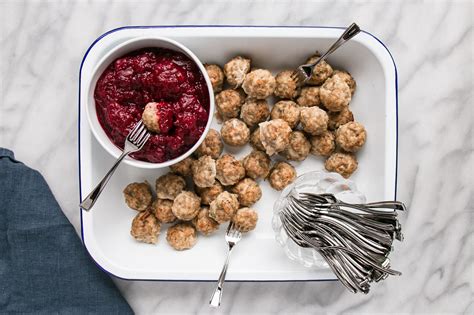 Mini Turkey Meatball Recipe With Easy Cranberry Dip My Kitchen Love