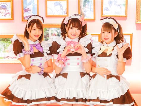 Tokyos Top 5 Most Astonishing Maid Cafés Maid Cosplay Cosplay Girls