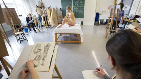 Fremskrittspartiets nestleder sylvi listhaug mener valg av ny partileder ikke er et tema nå. Fotografie: Die besten Bilder des Tages - Bilder & Fotos ...