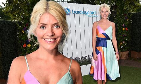 Holly Willoughby Flaunts Her Slender Frame At Bst Daily Mail Online
