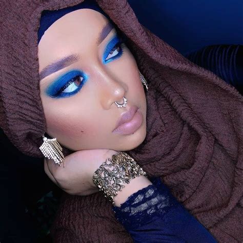 Pin By Luxyhijab On Hijabis Makeup Looks مكياج المحجبات Middle