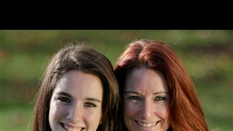 tmz s mother daughter look alike contest