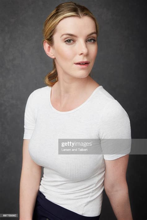 Actress Betty Gilpin Glow Is Photographed For Entertainment Weekly