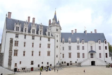 It also houses the nantes history museum, which provides a portrait of the city from its origins to the another museum to see in nantes, the natural history museum traces the origins of man and. Nantes Castle and Musée d'Histoire de Nantes - Never Was ...
