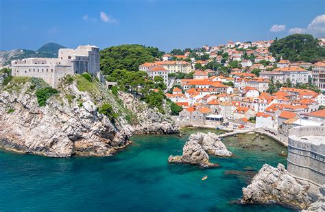 Dubrovnik is a city on the adriatic sea in southern croatia. Dubrovnik - Stadt, Strand und der Kampf um die sieben ...