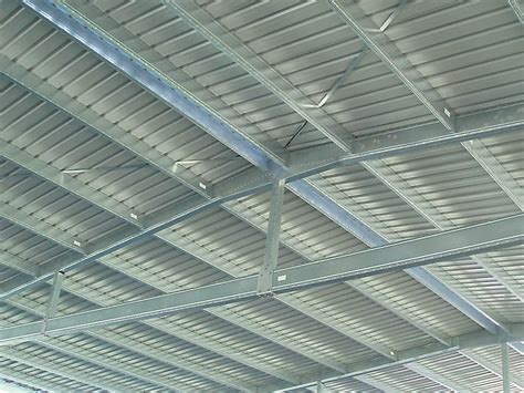 Skillion roofs are a pitched flat roof, and they have several advantages. Boxspan Steel Rafters & Purlins For Skillion or Cathedral ...