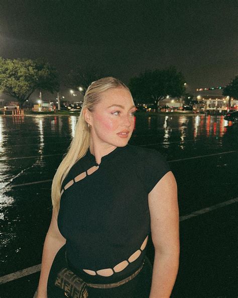 Delusional Body Positive Influencer Iskra Lawrence Apologizes For