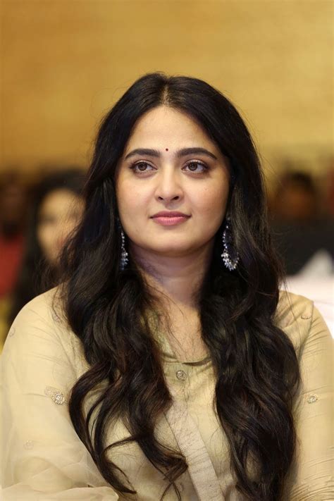 Model anushka shetty cute photos in white dress. Anushka Shetty Latest photos At Nishabdham Pre Release ...