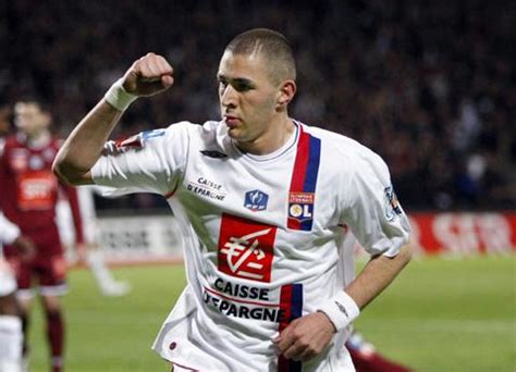 Karim mostafa benzema (born 19 december 1987) is a french professional footballer who plays as a striker for spanish club real madrid and the benzema was born in the city of lyon and began his. Karim Benzema - Sportige