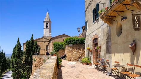 The Best Bars In The Tuscan Hilltop Town Of Pienza Italy