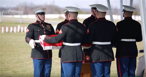 Watch the training and daily life of a Marine Corps body bearer ...