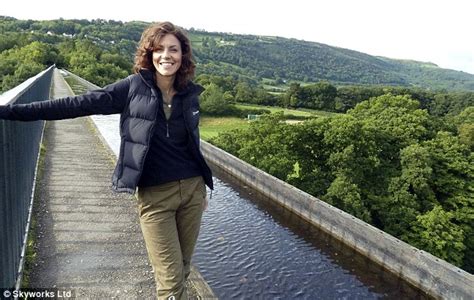 Countryfile Host Julia Bradbury Quits Show To Move To Itv Daily Mail Online