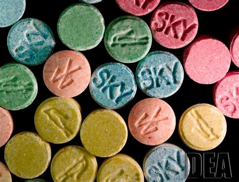 In World First Mdma Will Be Used To Treat Alcohol Addiction In Clinical Trial Huffpost News