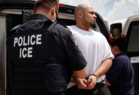 Ice Agents Are Allegedly Texting Undocumented Immigrants To Trick Them